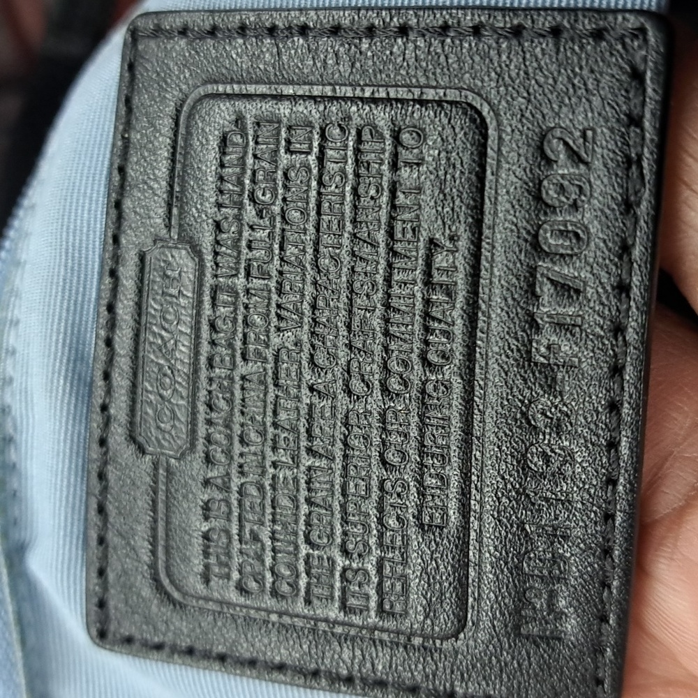 Coach Soho Lynn Hobo Shoulder Bag Y2k - Picture 6 of 16
